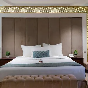 Al Salamh- هوليداي بلس السلامه Hotel *