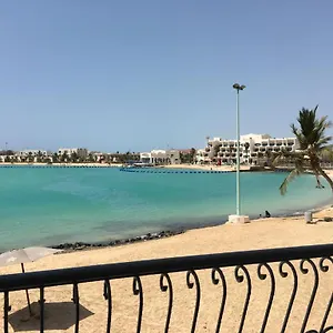 Chalet In Durrat Al Arous - Fun Beach *