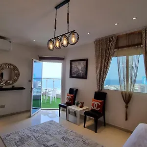 Apartment شقة بإطلالة بحرية برج المسارات ,وفورمولا 1 *