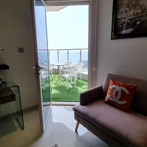 Apartment مطلة على البحر والفورمولا ببرج المسارات