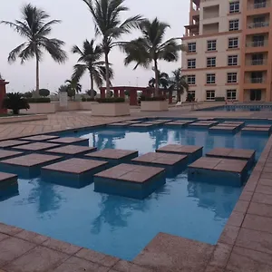 شقة الشاطي 3 عايلات فقط *