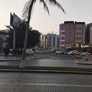 Apartment لؤلؤة هديل للشقق المخدومة الحمراء *