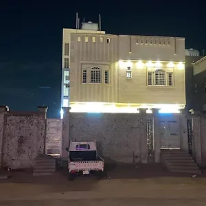 الفخامة شرق *