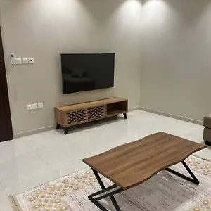 Apartment جديدة ونظيفة غرفة وصالة هادئة ومريحة بحي المروة 8دقايق من المطار Jeddah