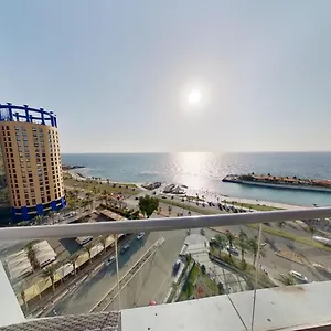 في برج داماك بإطلالة بحرية ساحرة Apartment *