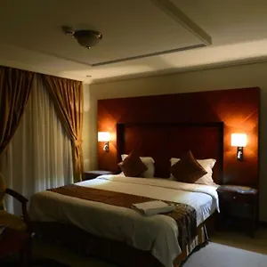 Golden Park Aparthotel