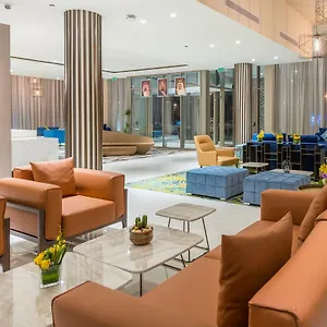 Radisson Blu Hotel, Corniche 4*