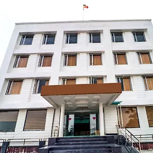 Hotel Capital O 18442 Kalka Royal