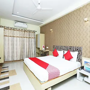 Oyo 16472 Shree Balram International 3*